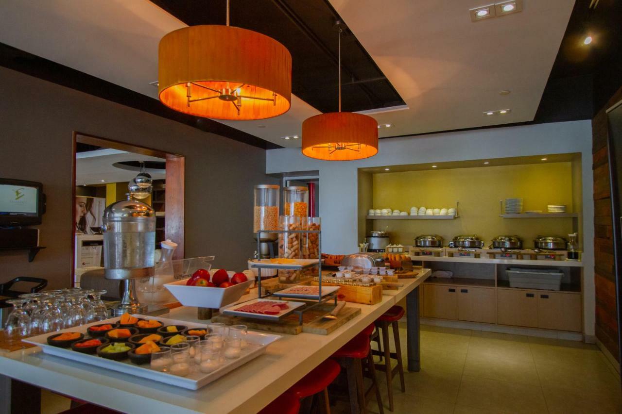 Tryp By Wyndham Isla Verde San Juan Exteriör bild
